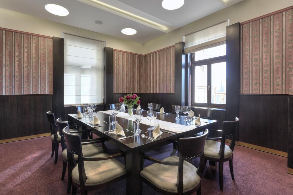 Hotel Lev Lovosice Buitenkant foto
