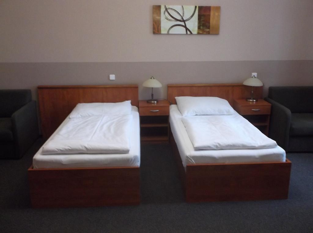 Hotel Lev Lovosice Buitenkant foto