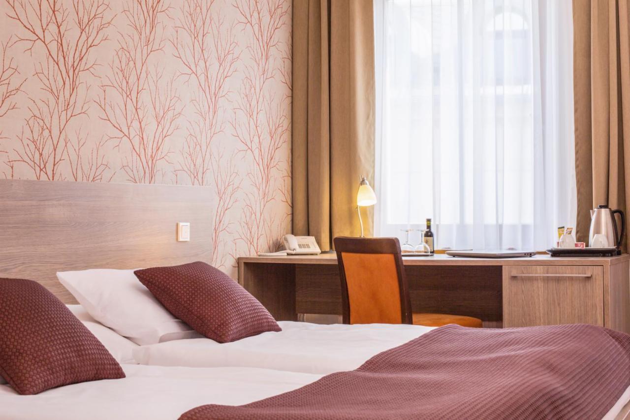 Hotel Lev Lovosice Buitenkant foto